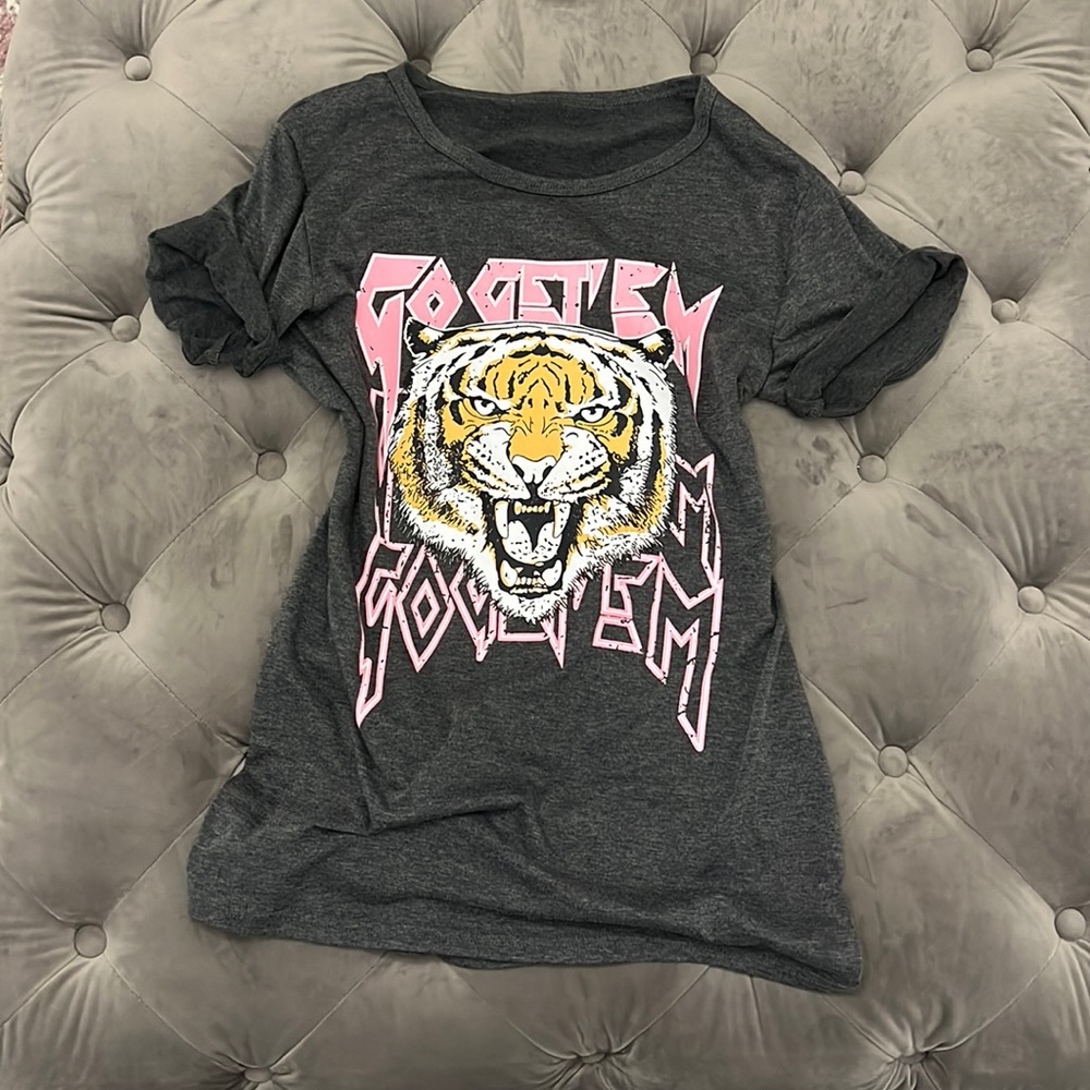 Oversized graphic tshirt